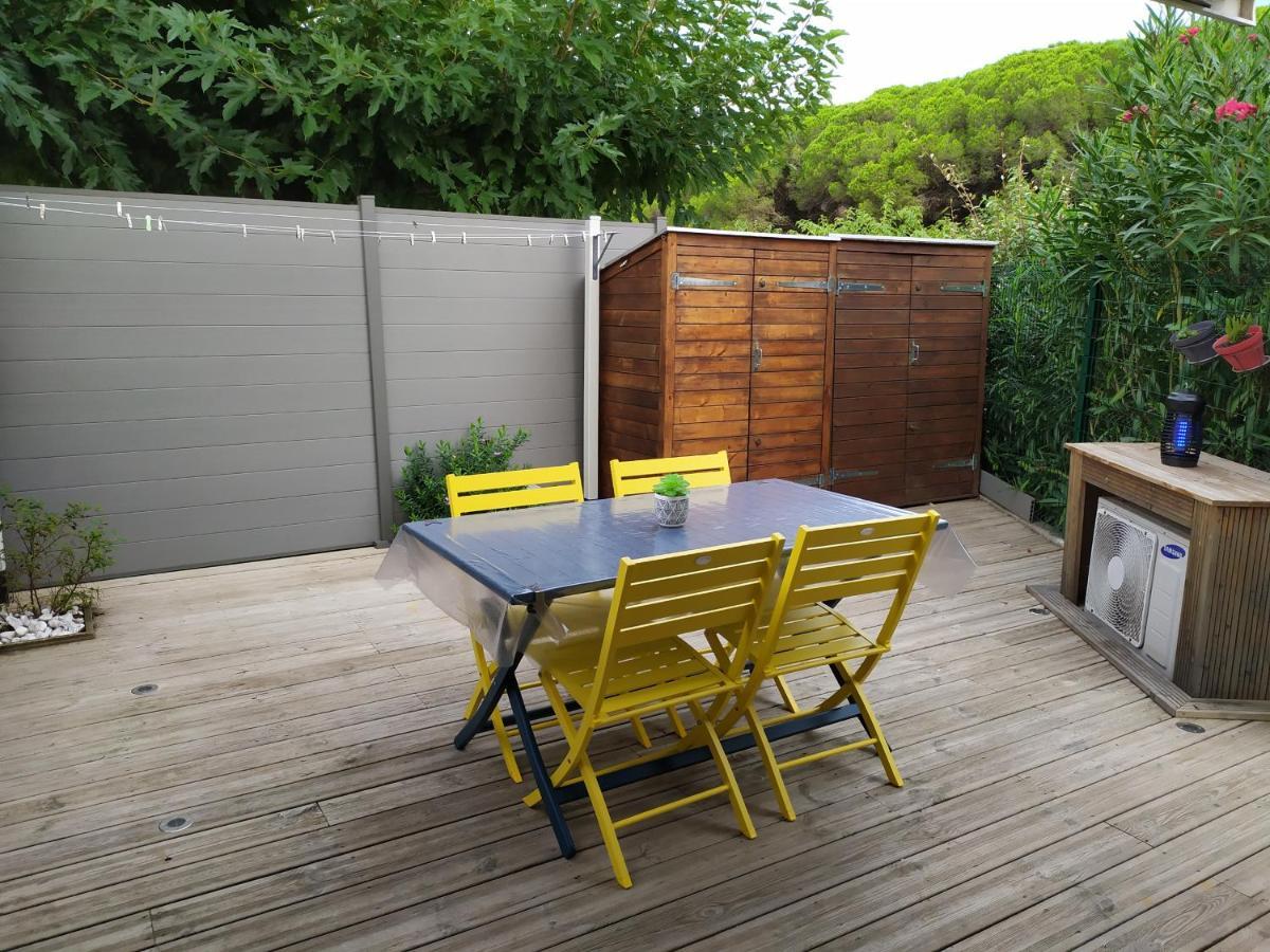 Beau Studio Avec Grande Terrasse Ла Гранде-Моте Екстериор снимка