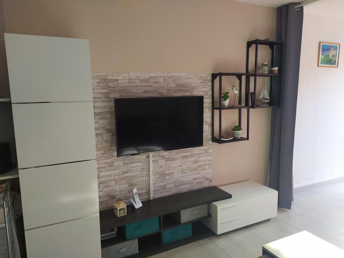 Beau Studio Avec Grande Terrasse Ла Гранде-Моте Екстериор снимка