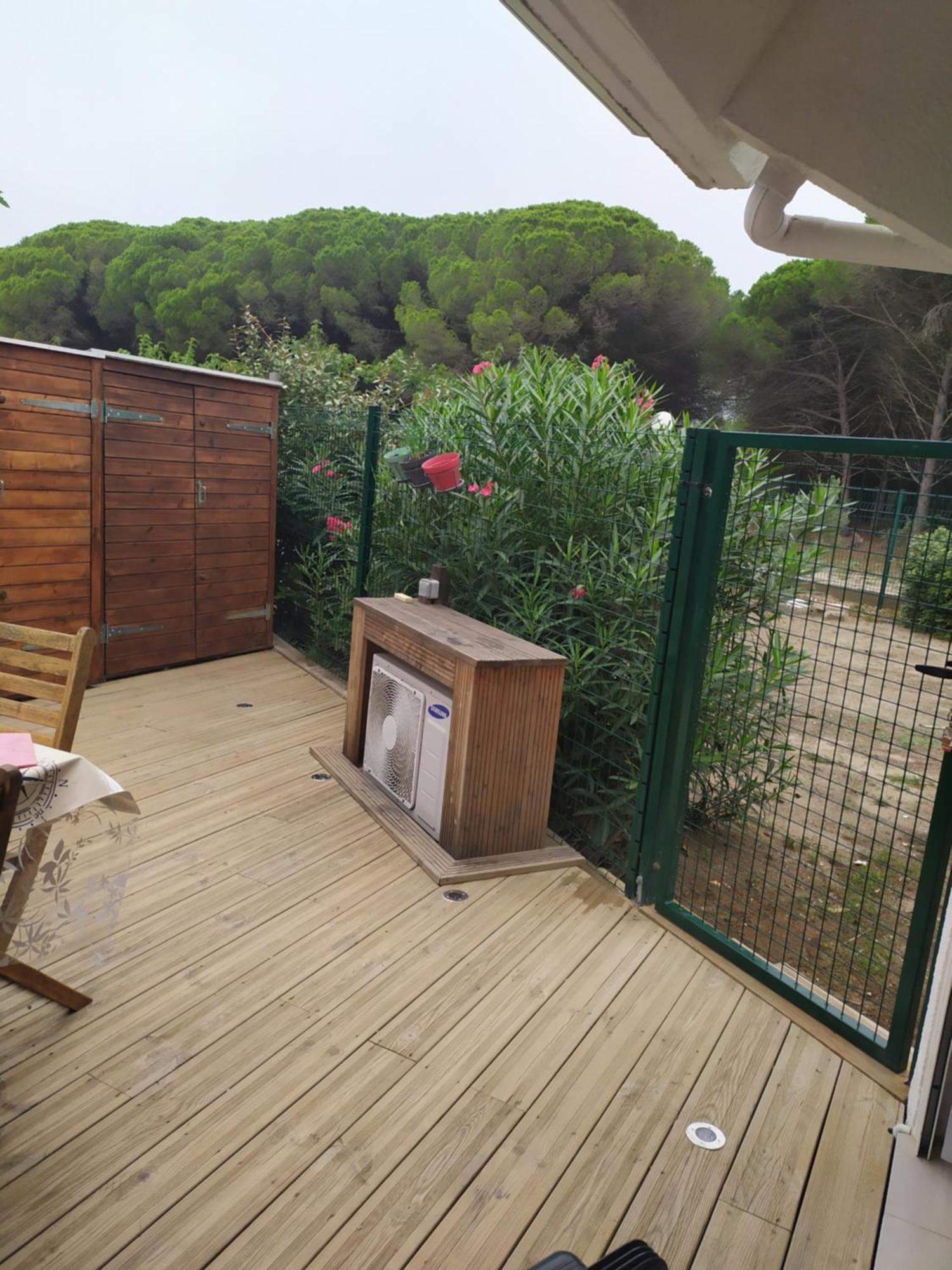 Beau Studio Avec Grande Terrasse Ла Гранде-Моте Екстериор снимка
